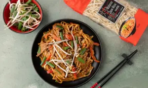 Idealny Chow Mein bez gotowania? Odkryj sekret sprężystych klusek!