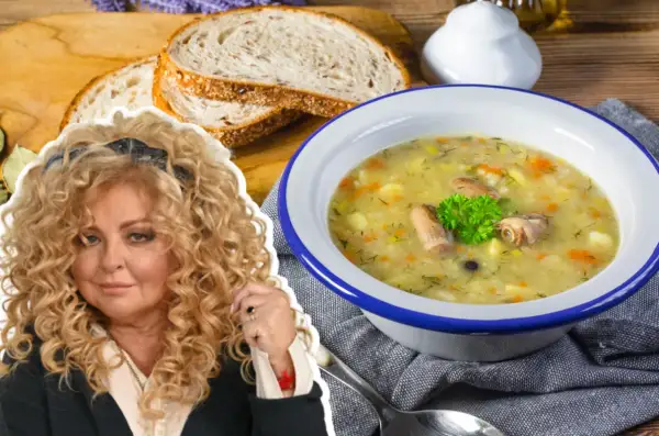 Magda Gessler poleca swój pyszny krupnik. Aromatyczna zupa z kaszą, warzywami i mięsem, podana z chlebem.
