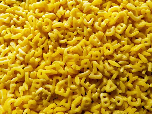 Makaron literki dla dzieci: Kiedy, jak wybrać i bezpiecznie podać?